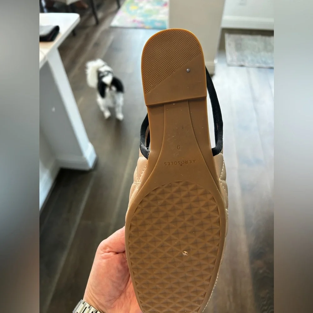 AEROSOLES quilted beige